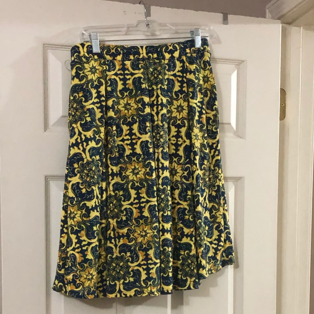 BNWOT Lularoe Madison M